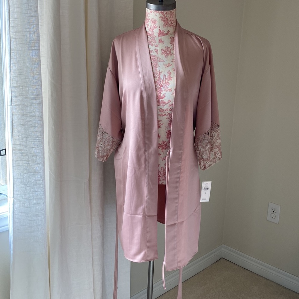 Flora Nikrooz Ada Lace Robe - Picture 6 of 7